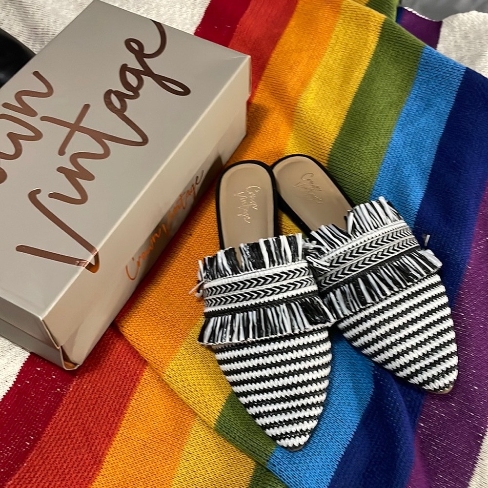 Crown Vintage Raffia mules
